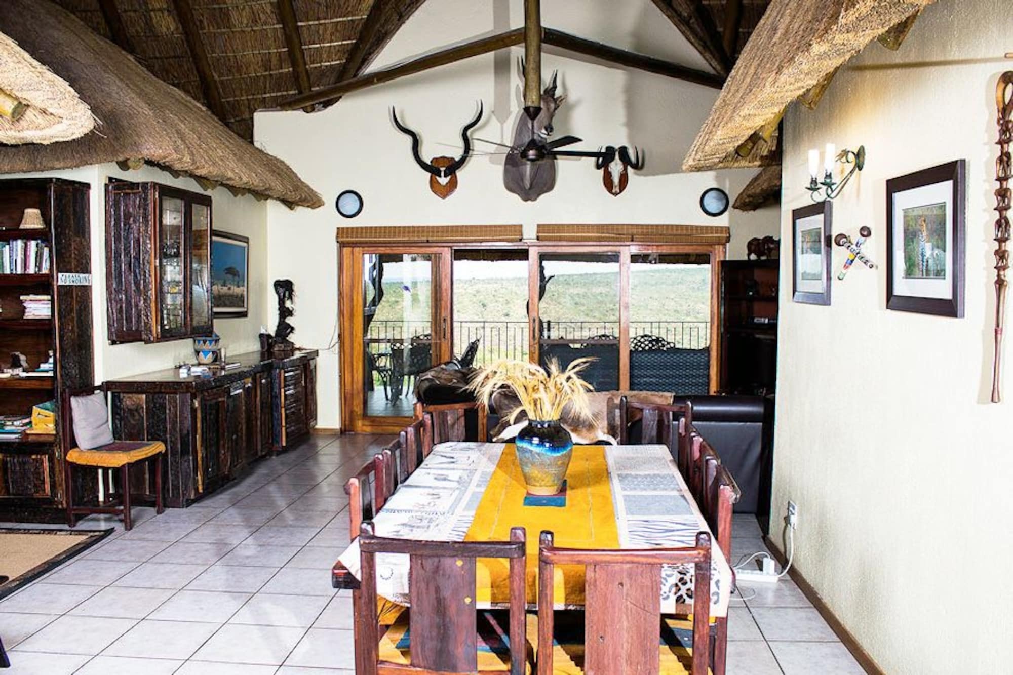Mabalingwe Uzuri Lodge Bela-Bela Exteriör bild