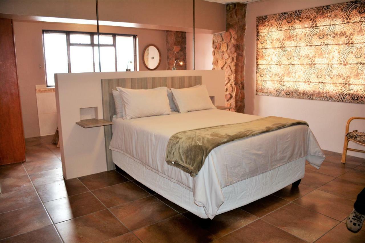 Mabalingwe Uzuri Lodge Bela-Bela Exteriör bild